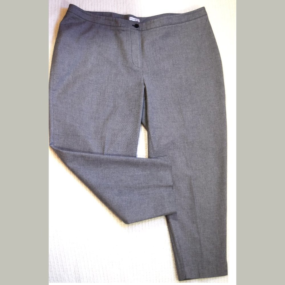 Size 22 Chic Gray Fashion Bug Crop Pants Capris Professional & Cool!
